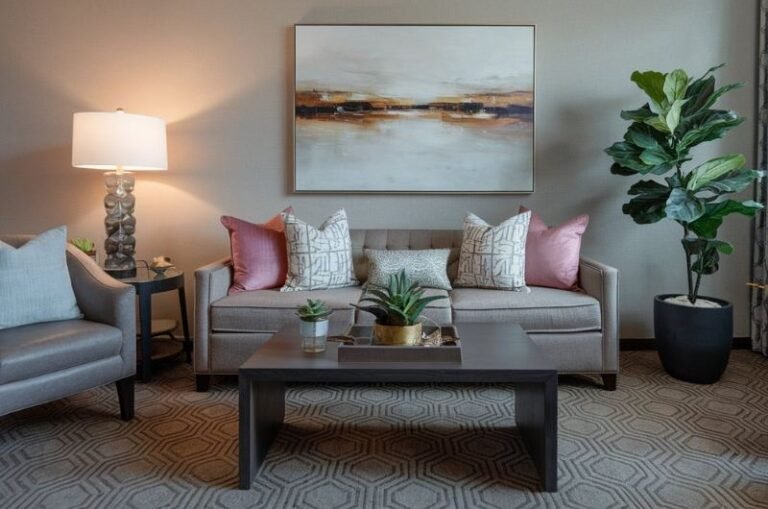 How to Decorate a Living Room